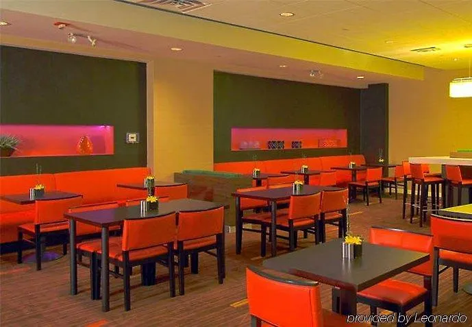 Courtyard By Marriott New York Laguardia Airport Hotel