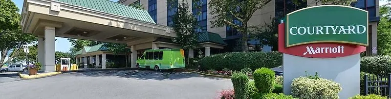 Courtyard By Marriott New York Laguardia Airport Hotel