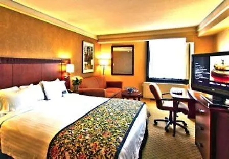 Hotel Courtyard By Marriott New York Laguardia Airport 3*,